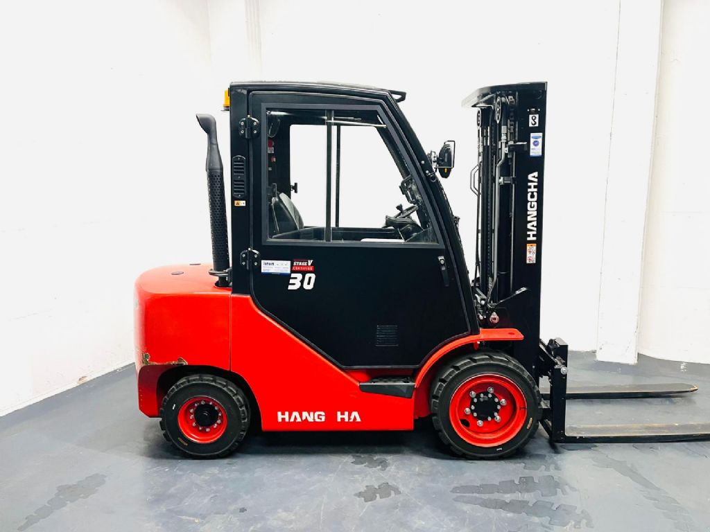 Hangcha CPDC30 Diesel Forklift www.isfort.com Hangcha CPDC30 Diesel Forklift www.isfort.com
