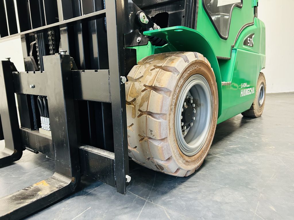 HC Hangcha CPD50-XXD6 - SONDERPREIS Electric 4-wheel forklift www.isfort.com HC Hangcha CPD50-XXD6 - SONDERPREIS Electric 4-wheel forklift www.isfort.com