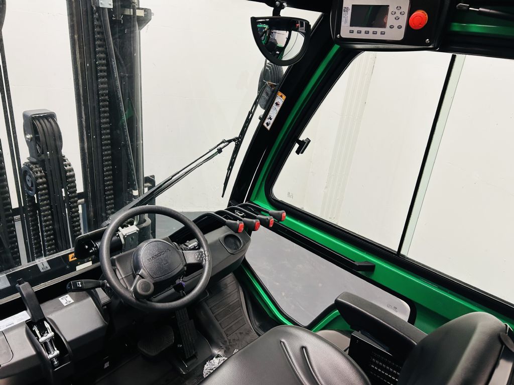 HC Hangcha CPD50-XXD6 - SONDERPREIS Electric 4-wheel forklift www.isfort.com HC Hangcha CPD50-XXD6 - SONDERPREIS Electric 4-wheel forklift www.isfort.com