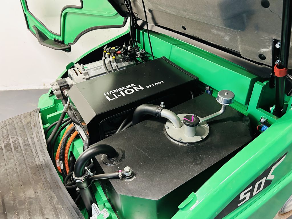 HC Hangcha CPD50-XXD6 - SONDERPREIS Electric 4-wheel forklift www.isfort.com HC Hangcha CPD50-XXD6 - SONDERPREIS Electric 4-wheel forklift www.isfort.com