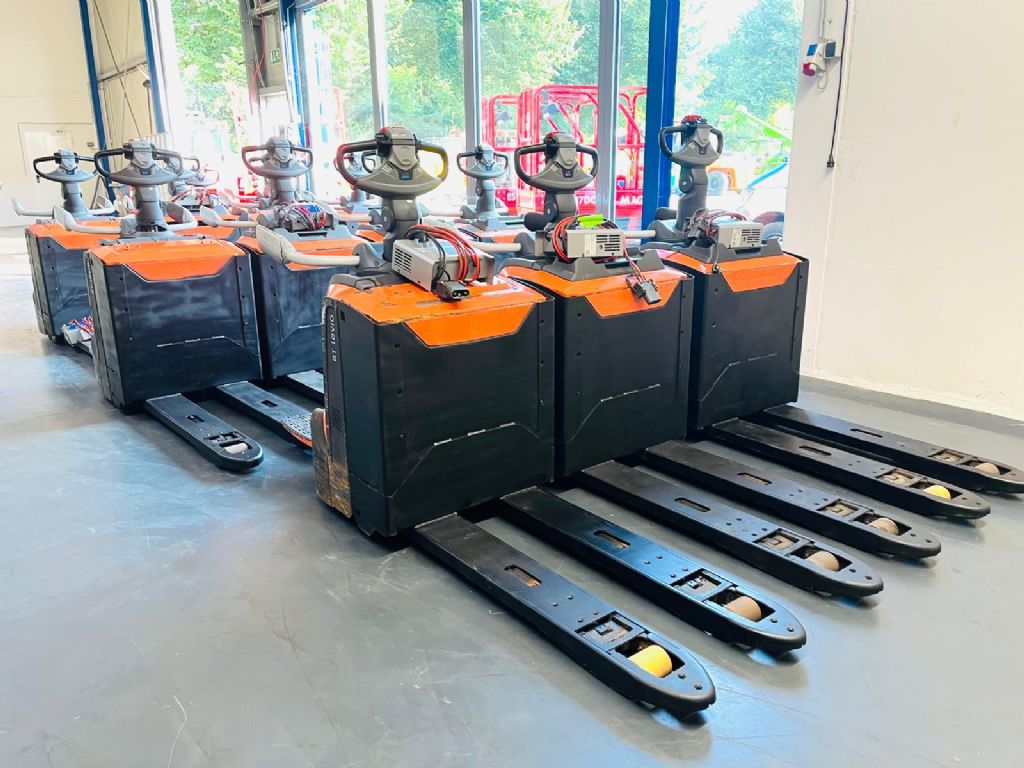 BT LPE 200 Niederhubwagen www.isfort.com