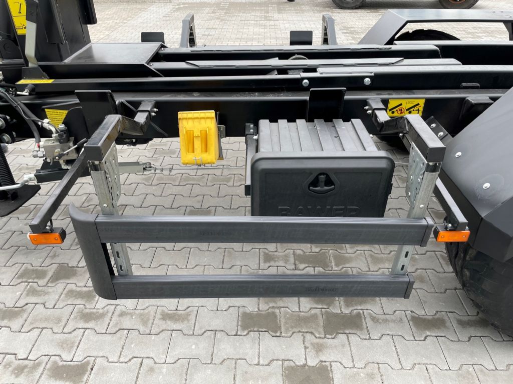 Pronar Hakenlift T185 (15t) Industrial trailers www.isfort.com Pronar Hakenlift T185 (15t) Industrial trailers www.isfort.com