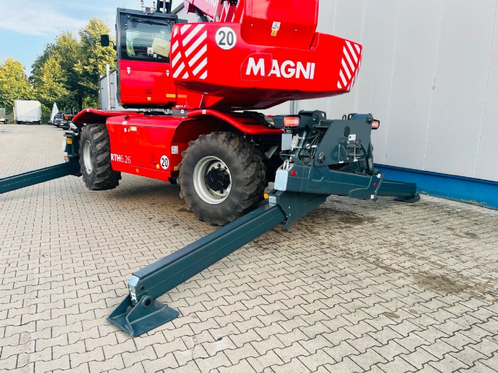 Magni RTH 6.26 Telehandler rotating www.isfort.com Magni RTH 6.26 Telehandler rotating www.isfort.com
