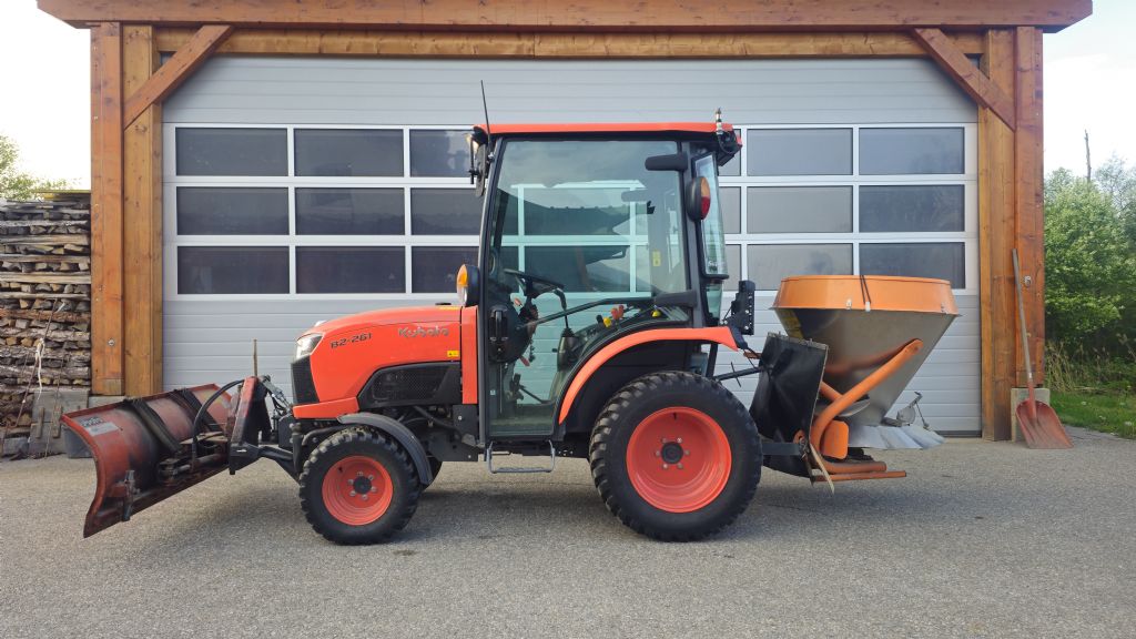 Kubota-B2650-Landmaschinen-www.stapler-kaernten.at