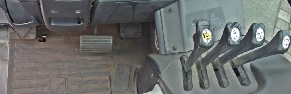 Still RX 60-45 Elektro 4 Rad-Stapler www.kb-stapler.com Still RX 60-45 Elektro 4 Rad-Stapler www.kb-stapler.com