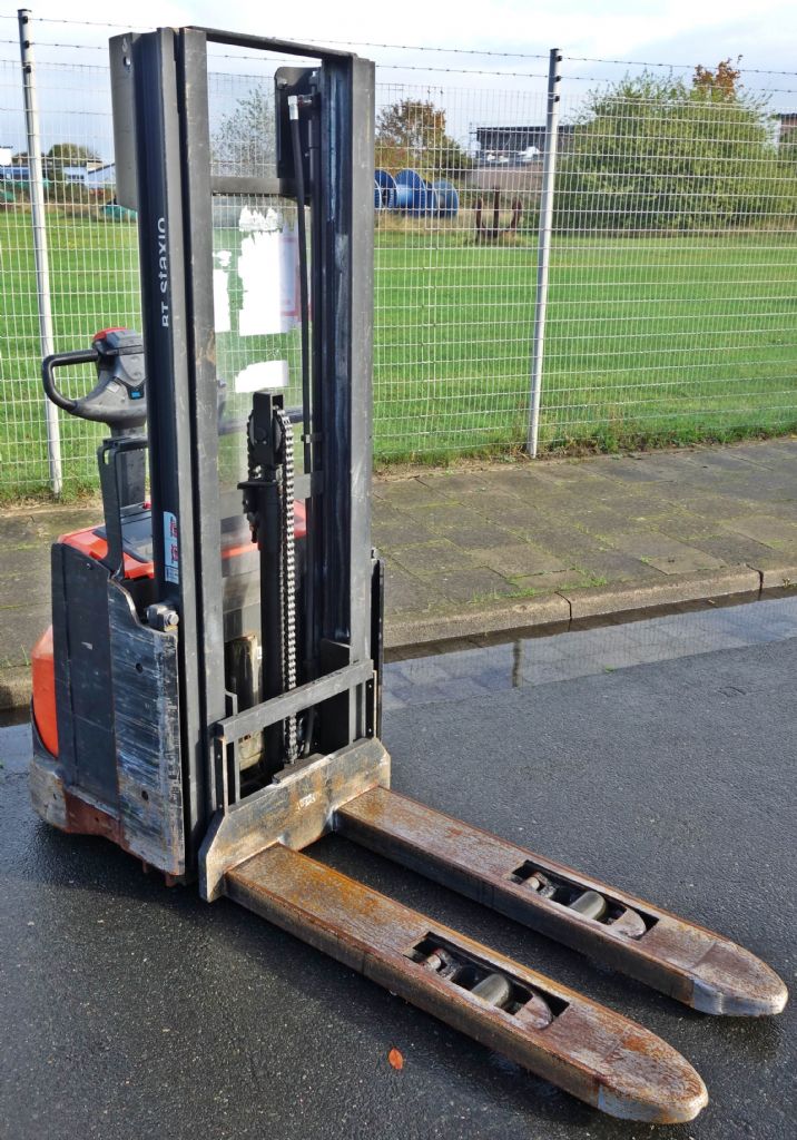 BT SWE 140 L Deichselstapler www.kb-stapler.com BT SWE 140 L Deichselstapler www.kb-stapler.com