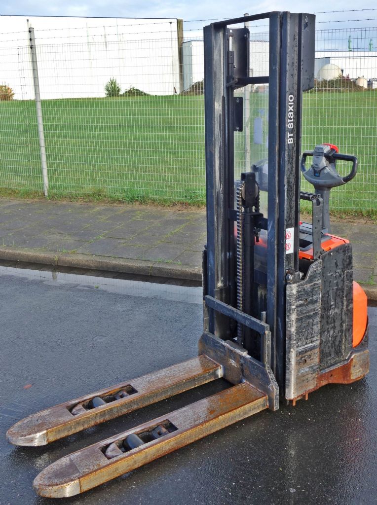 BT SWE 140 L Deichselstapler www.kb-stapler.com BT SWE 140 L Deichselstapler www.kb-stapler.com