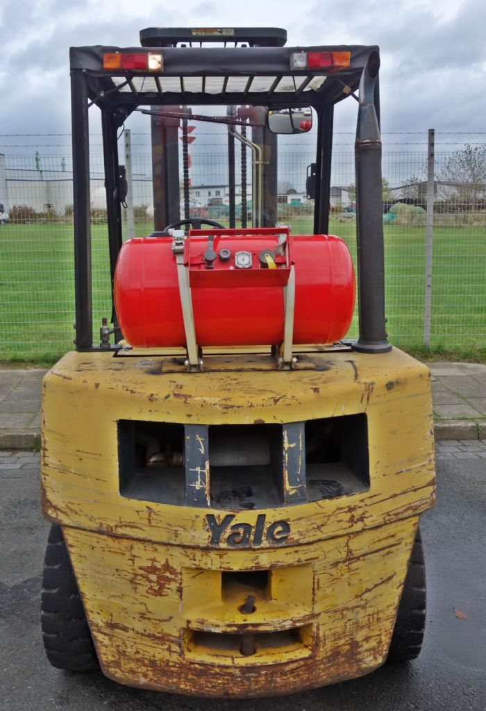 Yale GLP 40 L Treibgasstapler www.kb-stapler.com Yale GLP 40 L Treibgasstapler www.kb-stapler.com