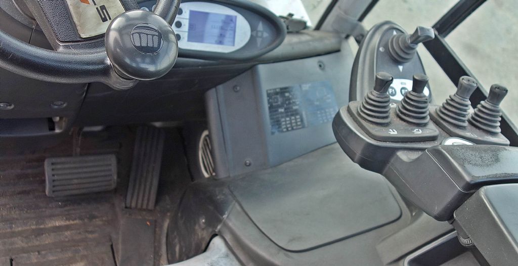 Still RX 60-30 Elektro 4 Rad-Stapler www.kb-stapler.com Still RX 60-30 Elektro 4 Rad-Stapler www.kb-stapler.com