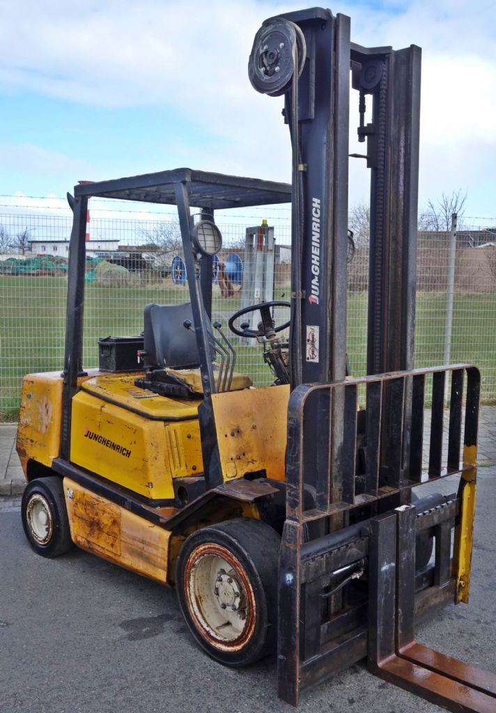 Jungheinrich DFG 30 Dieselstapler www.kb-stapler.com