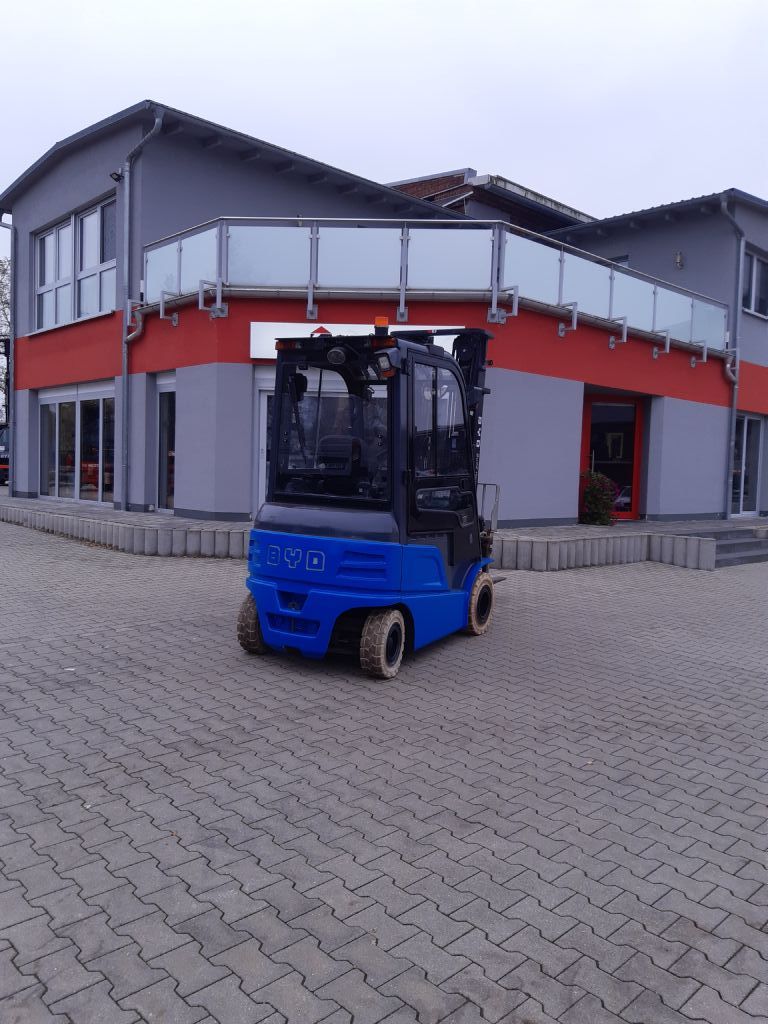 BYD-ECB 25C (Lithium-Eisenphosphat)-Elektro 4 Rad-Stapler www.kirchner-gabelstapler.de