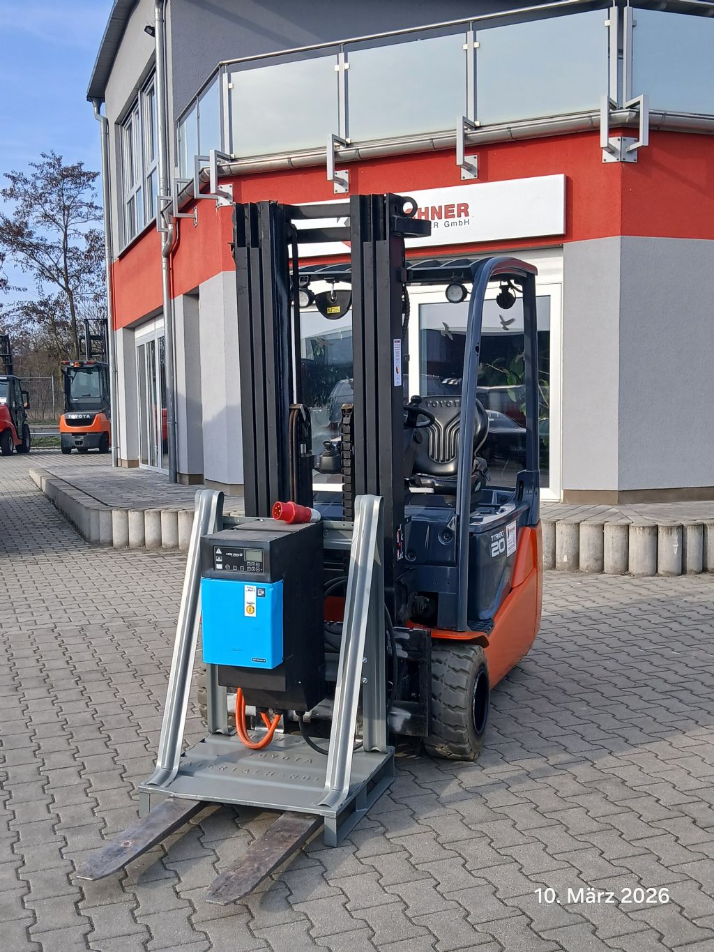 Toyota-8FBE20T (Lithium ION)-Elektro 3 Rad-Stapler www.kirchner-gabelstapler.de