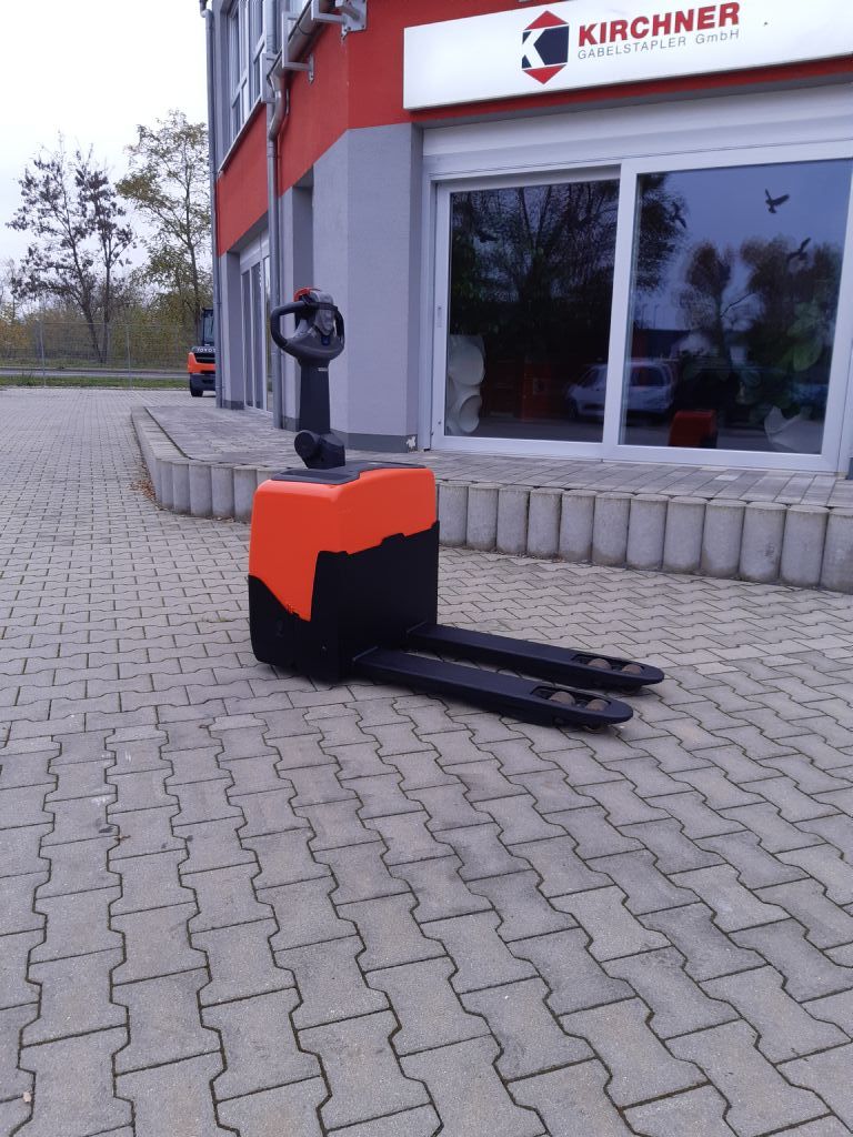 BT LWE130 (Lithium ION) Niederhubwagen kirchnerpartner.de
