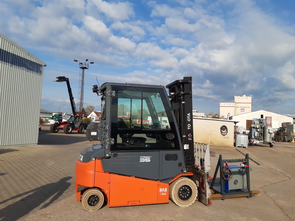 Toyota 8FBMT35 Elektro 4 Rad-Stapler kirchnerpartner.de