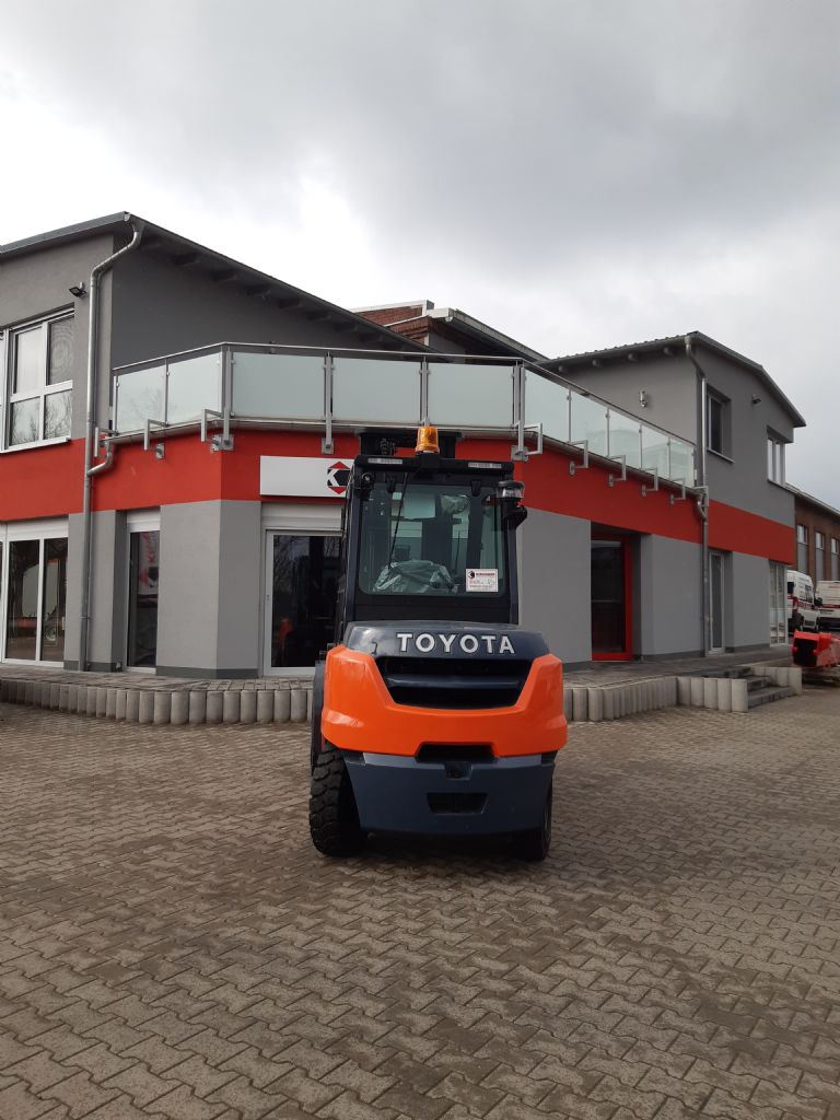 Toyota 8FD50F Dieselstapler kirchnerpartner.de