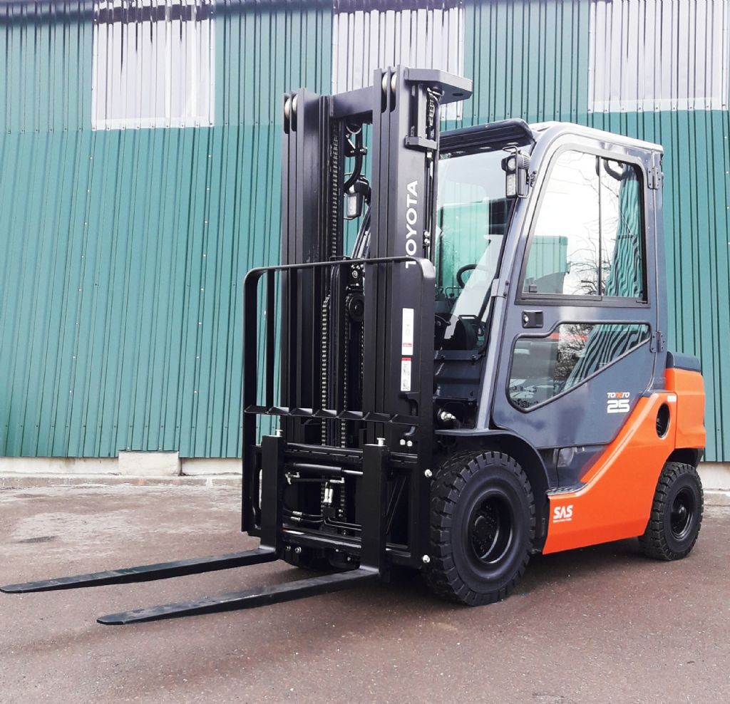 Toyota 52-8FDF25 Dieselstapler kirchnerpartner.de