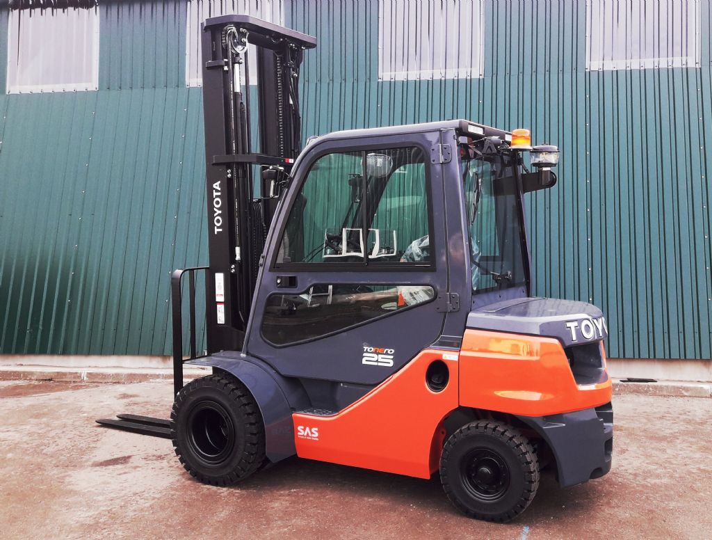 Toyota 52-8FDF25 Dieselstapler kirchnerpartner.de