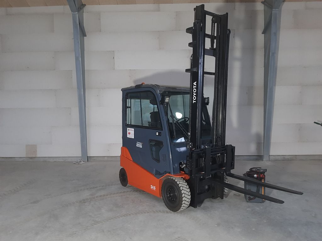 Toyota 8FBMT25 Elektro 4 Rad-Stapler kirchnerpartner.de