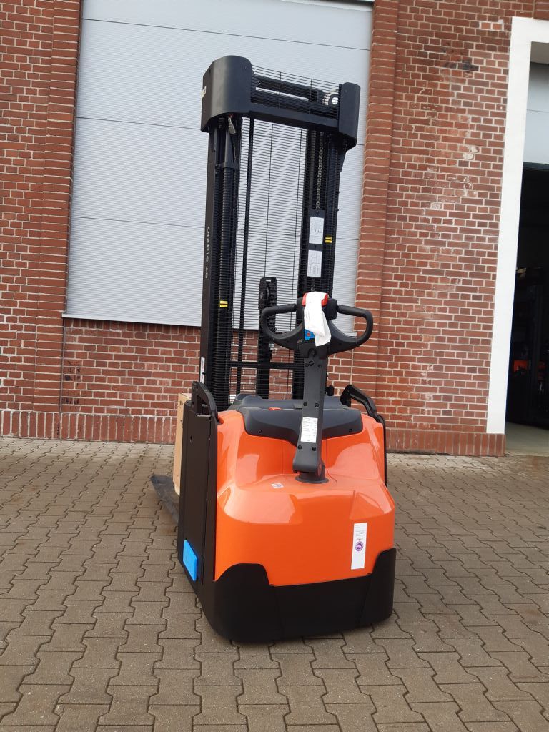 BT SWE160L Hochhubwagen kirchnerpartner.de