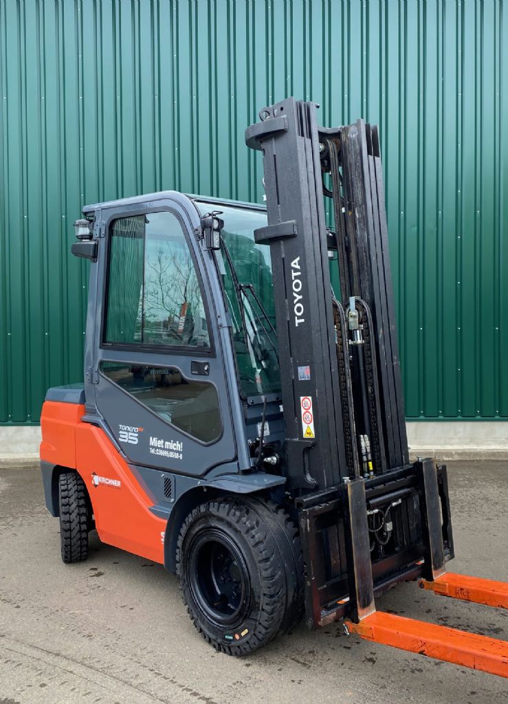 Toyota 06-8FDJ35F Dieselstapler kirchnerpartner.de