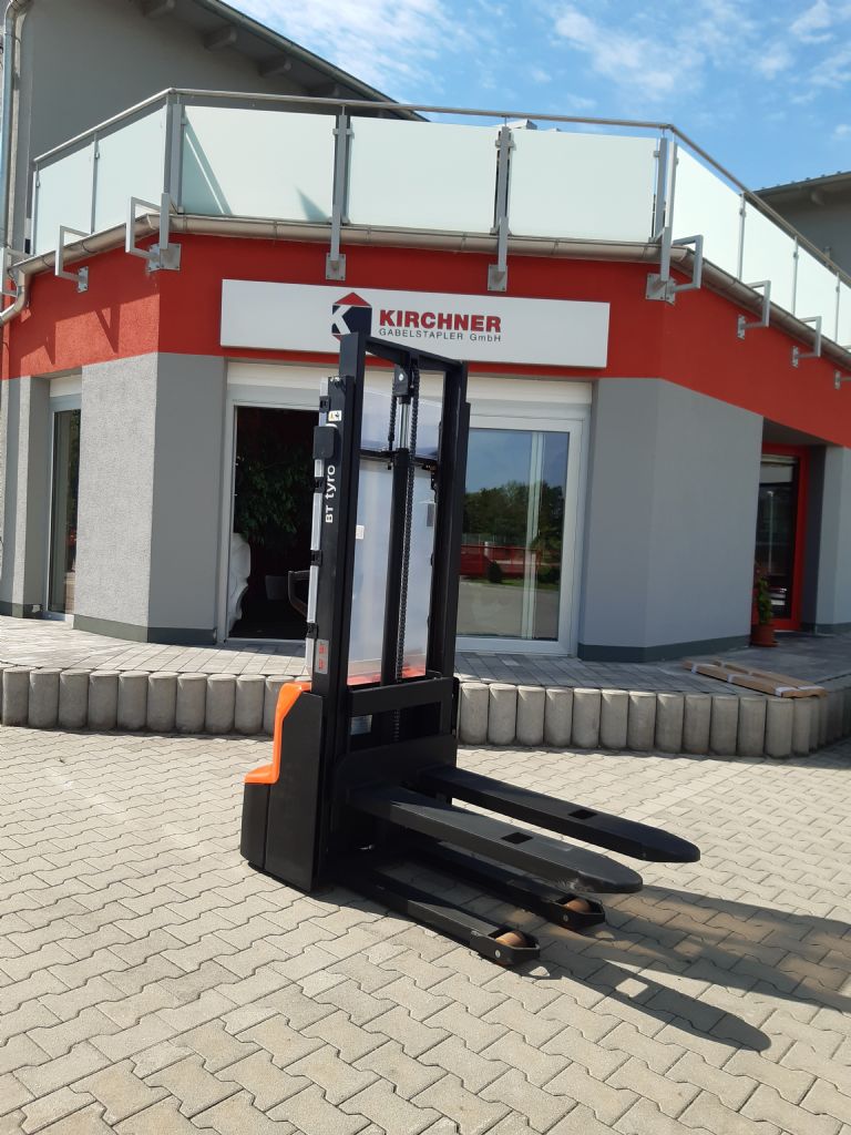 BT SHE100 Hochhubwagen kirchnerpartner.de