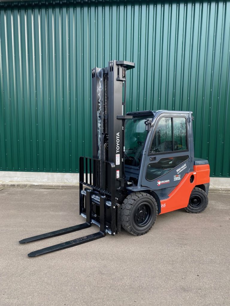 Toyota 52-8FDJF35 Dieselstapler kirchnerpartner.de