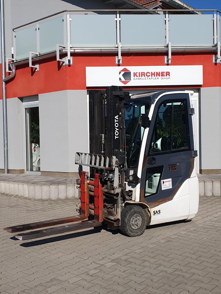 Toyota-8FBE15T-Elektro 3 Rad-Stapler-www.kirchner-gabelstapler.de