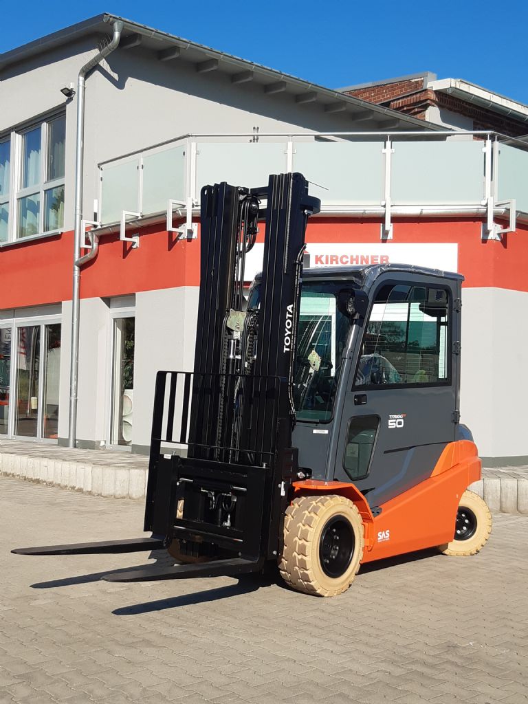 Toyota-8FBMT50-Elektro 4 Rad-Stapler www.kirchner-gabelstapler.de
