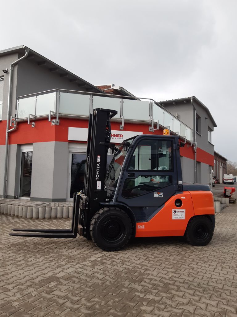 Toyota 8FD50F Dieselstapler kirchnerpartner.de