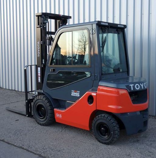 Toyota 8FDF25 Dieselstapler kirchnerpartner.de