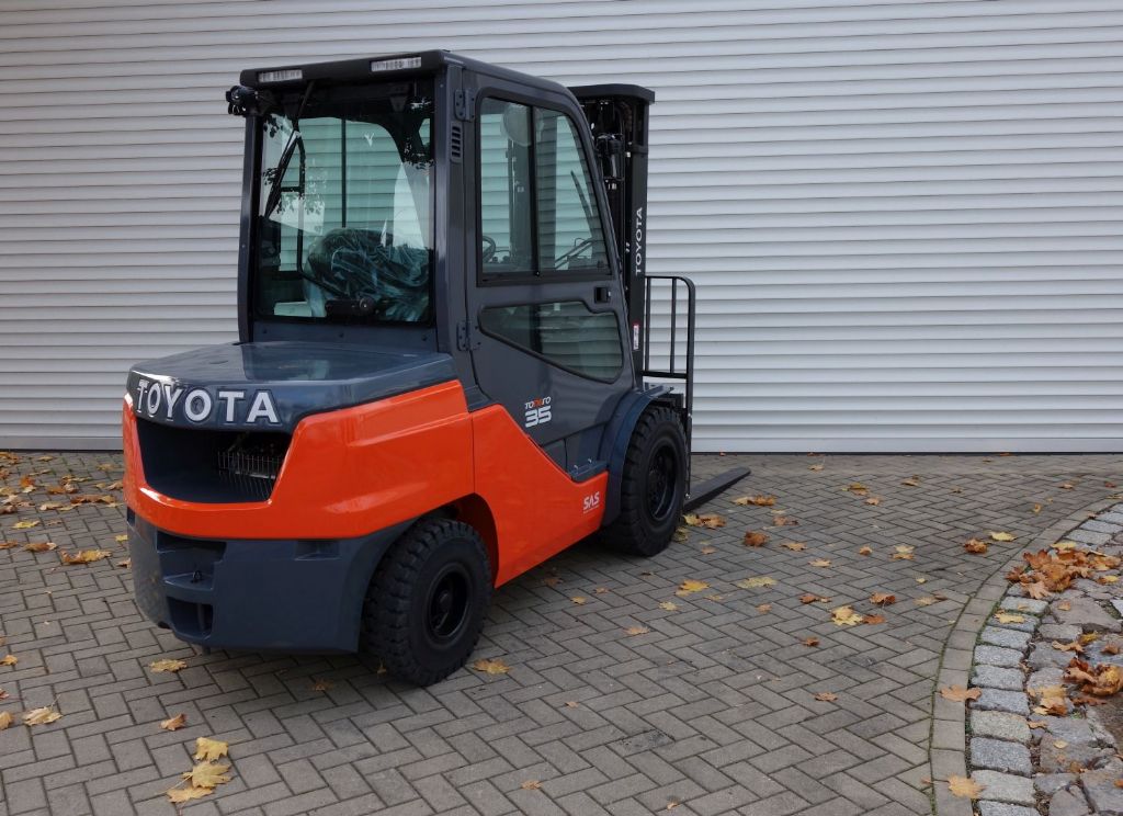 Toyota 8FDJF35 Dieselstapler kirchnerpartner.de