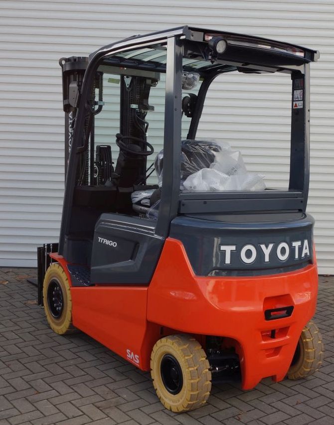 Toyota-9FBMK30T-Elektro 4 Rad-Stapler www.kirchner-gabelstapler.de