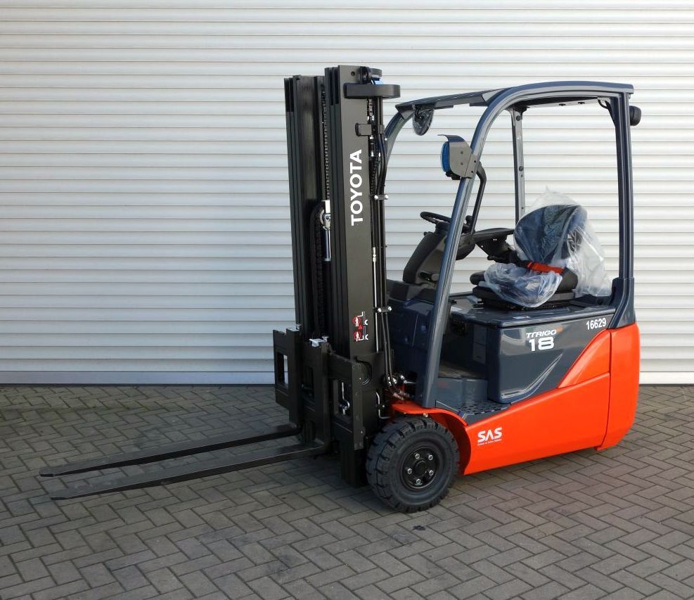 Toyota-8FBEK18T-Elektro 3 Rad-Stapler www.kirchner-gabelstapler.de