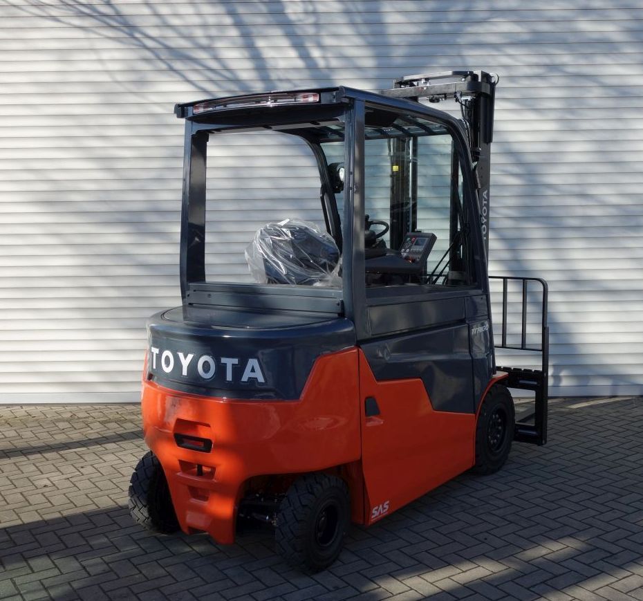 Toyota-9FBM30T-Elektro 4 Rad-Stapler www.kirchner-gabelstapler.de