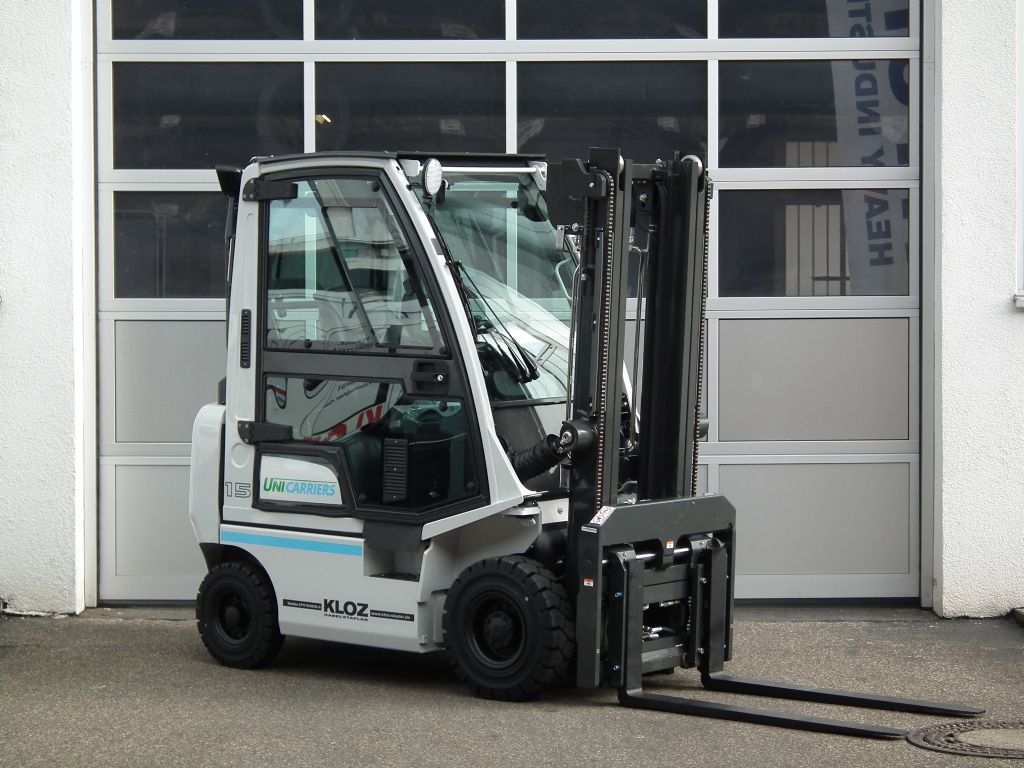 UniCarriers-DX15-Dieselstapler-www.kloz-stapler.de UniCarriers-DX15-Dieselstapler-www.kloz-stapler.de