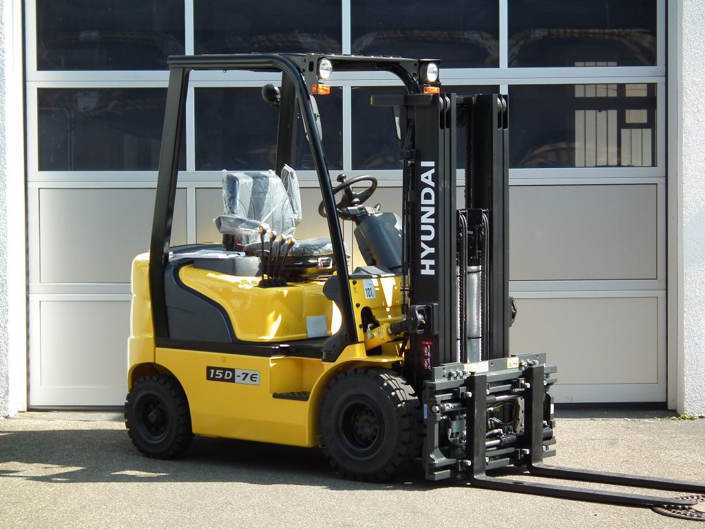 Hyundai-15D-7E-Dieselstapler-www.kloz-stapler.de Hyundai-15D-7E-Dieselstapler-www.kloz-stapler.de