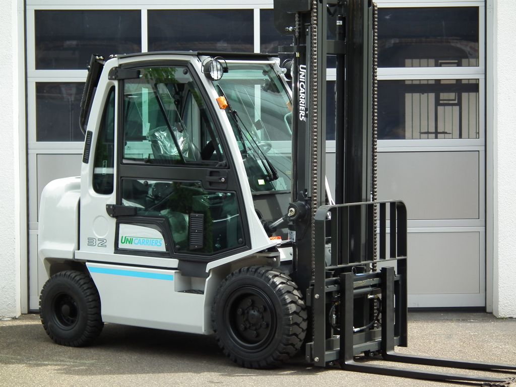 UniCarriers-Y1D2A32Q (DX-32)-Dieselstapler-www.kloz-stapler.de UniCarriers-Y1D2A32Q (DX-32)-Dieselstapler-www.kloz-stapler.de