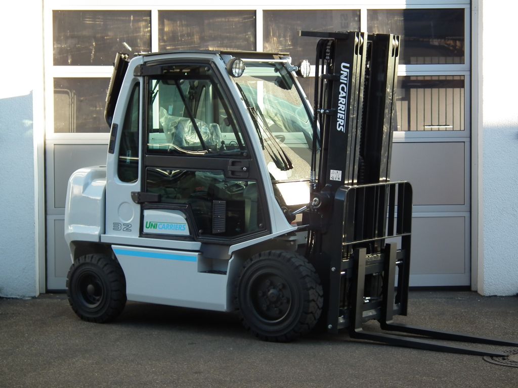 UniCarriers-YG1D2A32Q (DX32)-Dieselstapler-www.kloz-stapler.de UniCarriers-YG1D2A32Q (DX32)-Dieselstapler-www.kloz-stapler.de