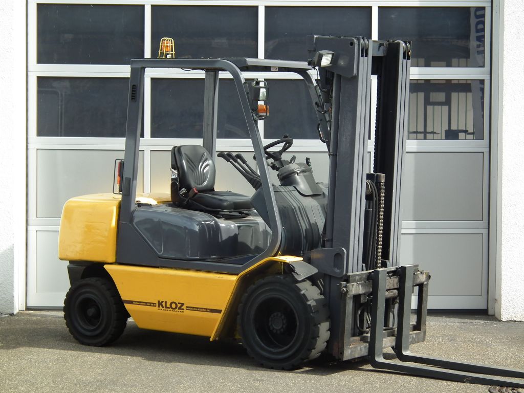Komatsu-FD30T-1E1-Dieselstapler-www.kloz-stapler.de Komatsu-FD30T-1E1-Dieselstapler-www.kloz-stapler.de