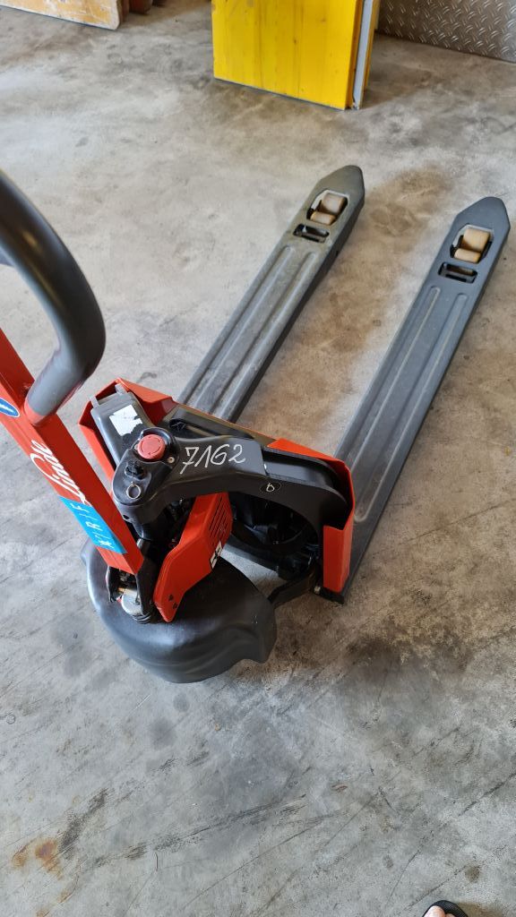 Linde MT 12/1131 Transpallet elettrico www.kompass-stapler.de