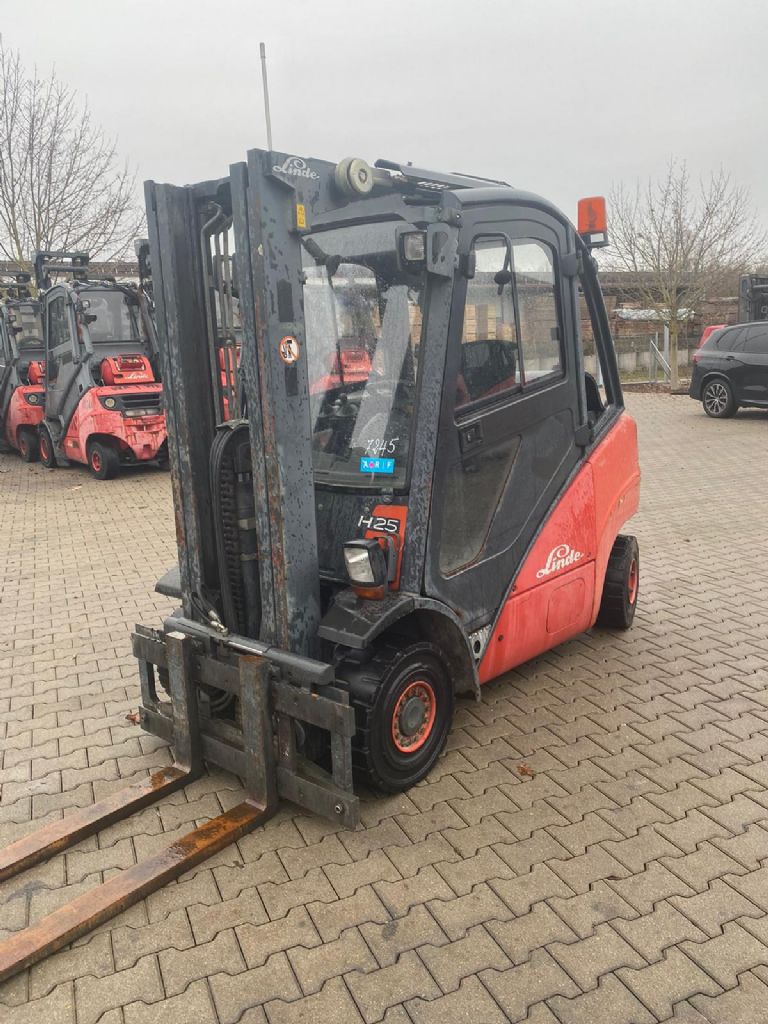 Linde H 25 T/392 LPG Forklifts www.kompass-stapler.de
