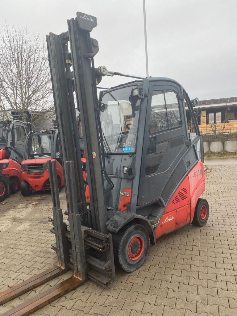 Linde H 25 T/393-01 LPG Forklifts www.kompass-stapler.de