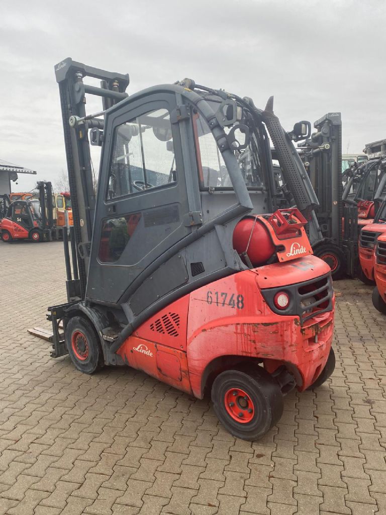 Linde H 25 T/393-01 Treibgasstapler www.kompass-stapler.de
