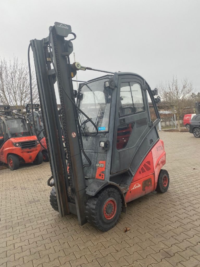 Linde H 25 T/393-01 LPG Forklifts www.kompass-stapler.de