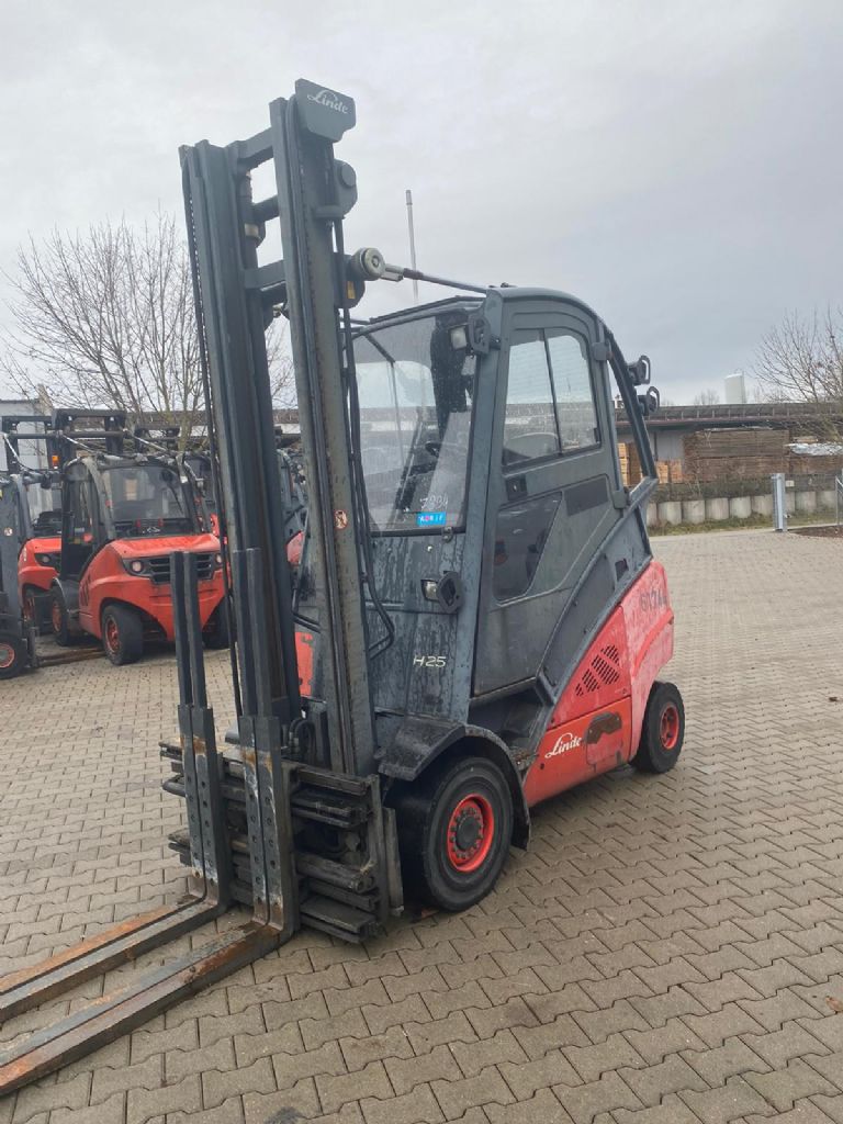 Linde H 25 T/393-01 LPG Forklifts www.kompass-stapler.de