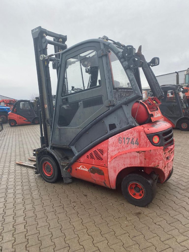 Linde H 25 T/393-01 Treibgasstapler www.kompass-stapler.de