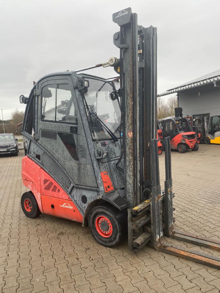 Linde H 25 T/393-01 Treibgasstapler www.kompass-stapler.de