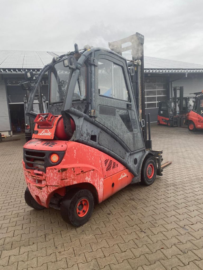 Linde H 25 T/393-01 Treibgasstapler www.kompass-stapler.de