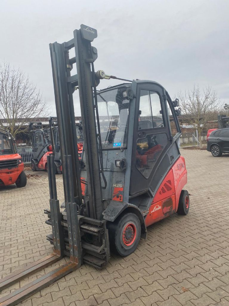 Linde H 25 T/393-01 LPG Forklifts www.kompass-stapler.de
