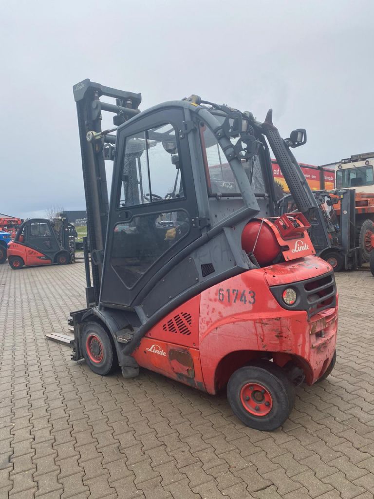 Linde H 25 T/393-01 Treibgasstapler www.kompass-stapler.de